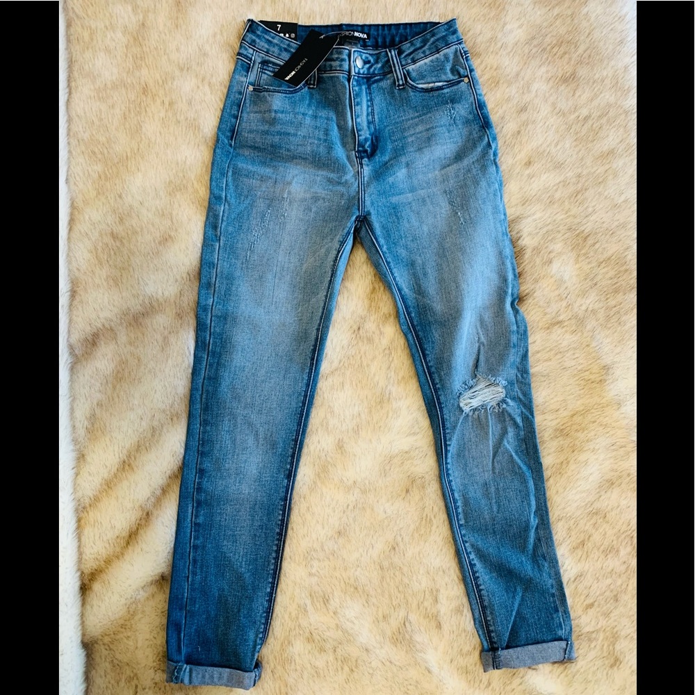 Sweet Cheeks Ankle Jeans-Medium Wash